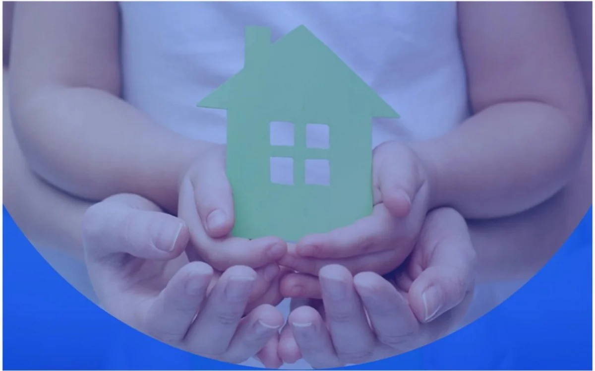 Azərbaycanda daha 3 uşaq himayədar ailələrə verilib