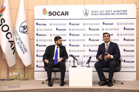 Rövşən Nəcəf SOCAR-a işə qəbul olunan BANM-ın 31 məzunu ilə görüşüb