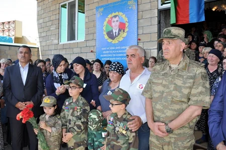 Şəhid Aqil Omarovun ailəsinə “Şücaətə görə” medalı təqdim edilib - FOTO