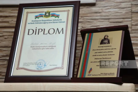 Bakının 100 nömrəli məktəbinin sinif otaqlarından birinə şəhid jurnalist Məhərrəm İbrahimovun adı verilib