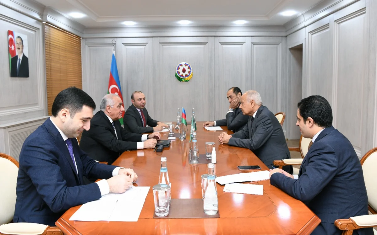 Əli Əsədov Ərəb Dövlətləri Liqasının Baş katibi ilə görüşüb 