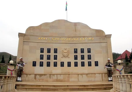 Müdafiə Nazirliyinin rəhbərliyi cəbhə bölgəsində səfərdədir - VİDEO