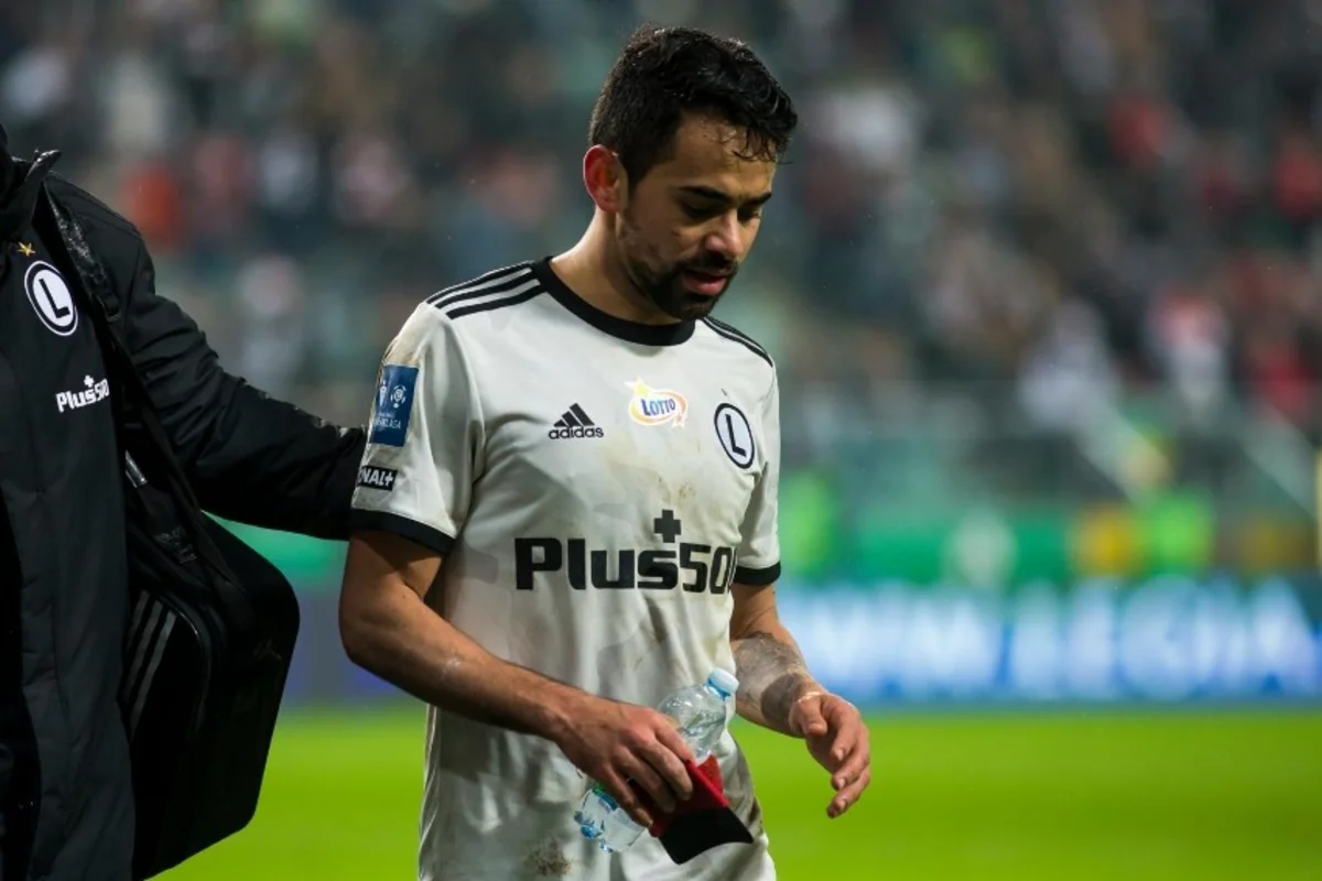 Legiyada kapitanlıq sarğısı azarkeşlərin döydüyü futbolçuya verilib