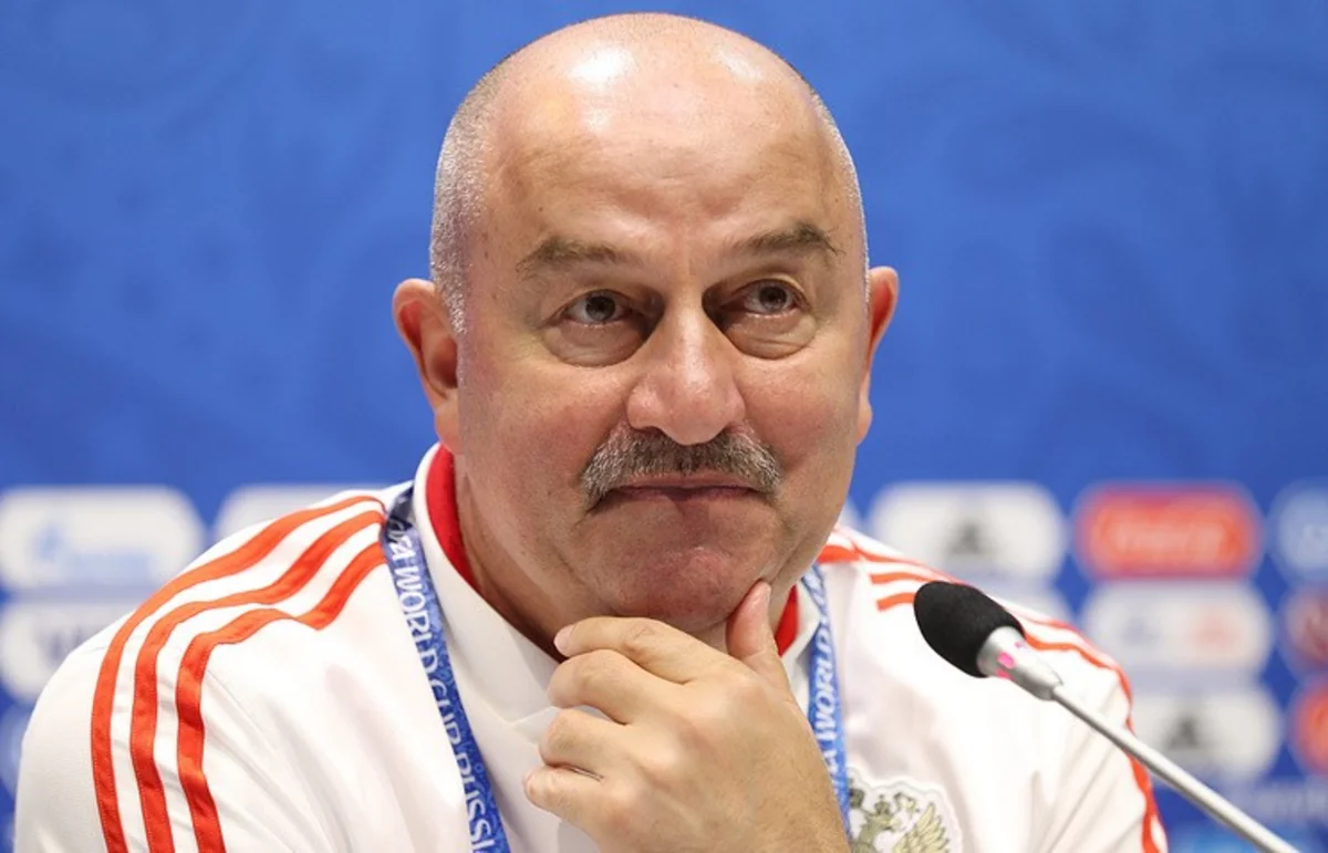 Rusiya Futbol İttifaqı Stanislav Çerçesovla müqavilənin müddətini uzadacaq