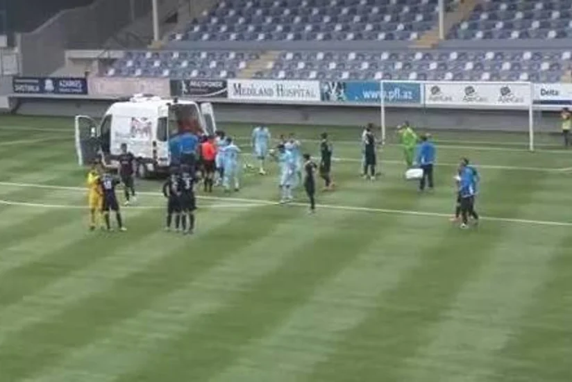 ​Azərbaycan Premyer Liqasının oyununda futbolçunun dili qatlanıb