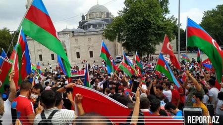 В Стамбуле прошла акция в поддержку Азербайджана 