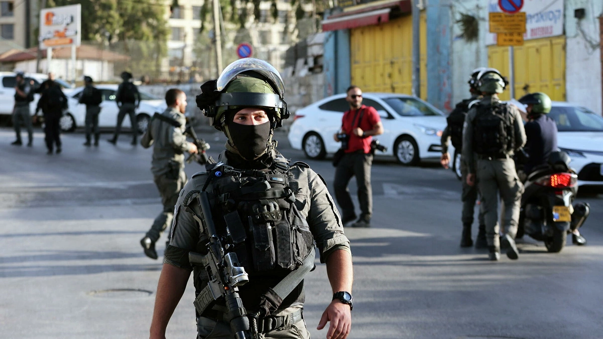 Palestinian attacker kills 2, injures 2 others in stabbing spree in Israel