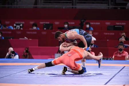 Tokio-2020: Hacı Əliyev gümüş, Mariya Stadnik bürünc medal qazanıb