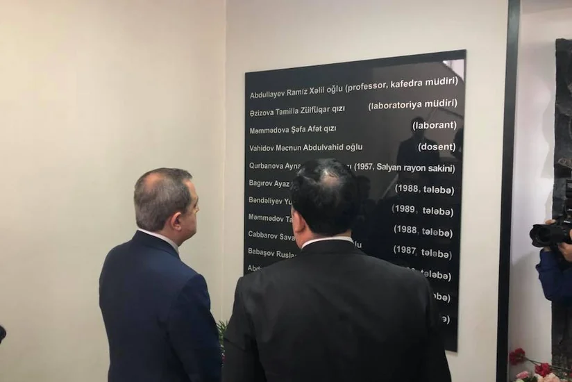 Təhsil naziri ADNA-da terror zamanı həlak olanların xatirəsini anıb