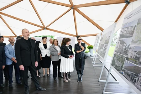 İlham Əliyev və Mehriban Əliyeva Xocalı şəhərinə köçən sakinlərlə görüşüblər - YENİLƏNİB