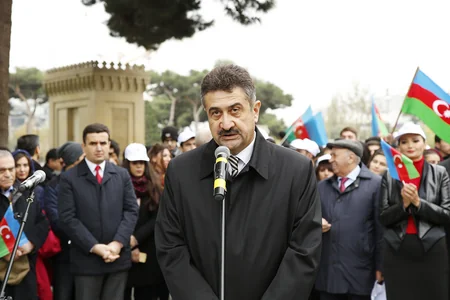 Bakıda “Bayraq yürüşü” keçirilib