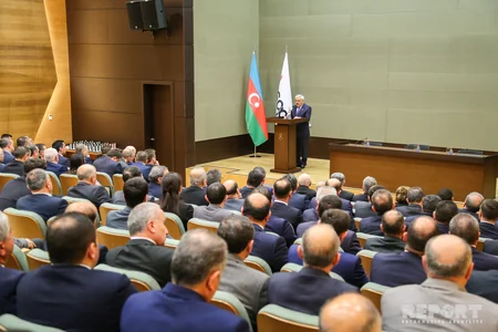 SOCAR-da dövlət təltiflərinə layiq görülmüş neftçilərə orden və medallar təqdim olunub