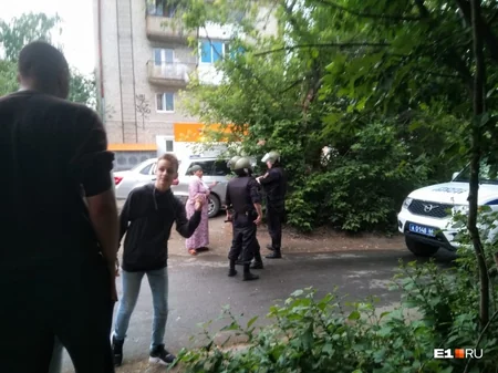 В России мужчина открыл стрельбу по прохожим, есть пострадавшие - ОБНОВЛЕНО