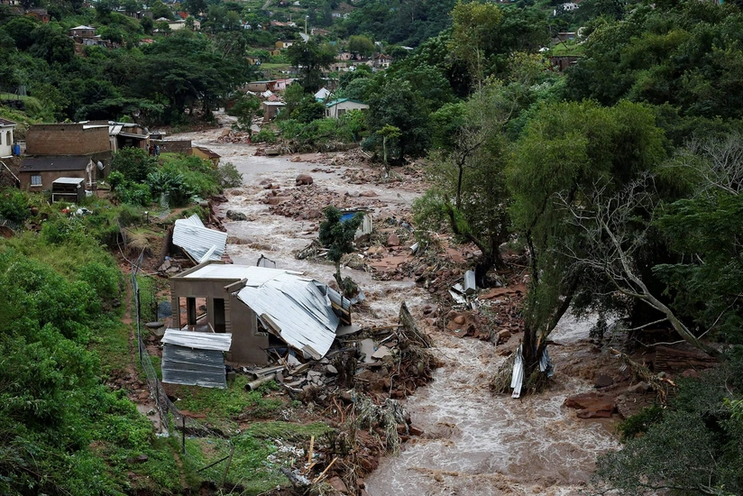 Heavy rains leave 5 dead, infrastructure damaged in eastern South Africa