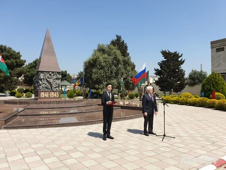 MDB ölkələrinin səfirləri Bakıda Qələbə Gününə həsr olunmuş tədbirlərdə iştirak ediblər - FOTO