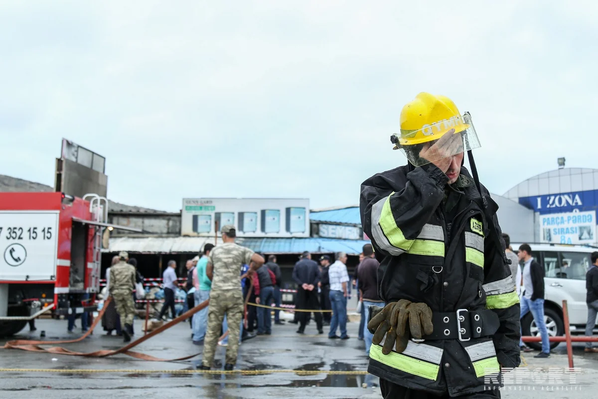 Xətaidə çoxmərtəbəli yaşayış binasında yanğın olub