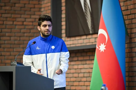Nazir ötən ay beynəlxalq yarışlarda uğur qazanmış idmançılar və onların məşqçiləri ilə görüşüb