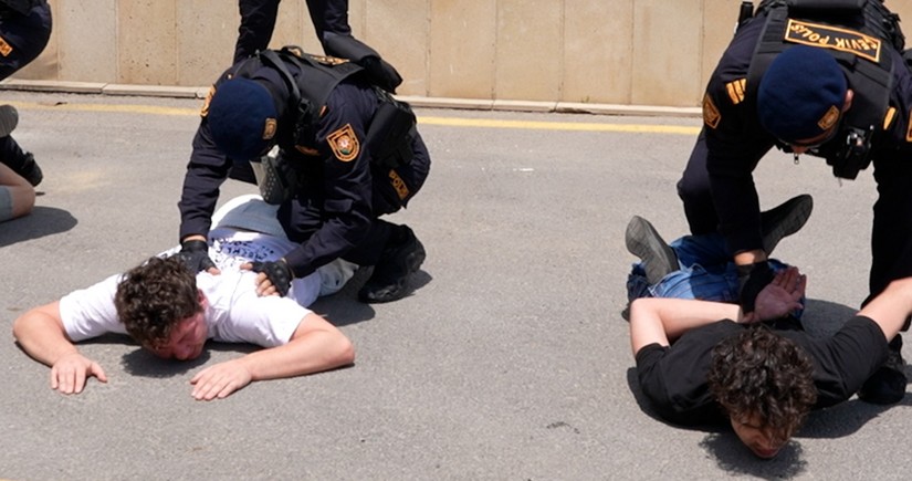 Azerbaijan detains Russian citizens in Baku suspected of drug trafficking, online fraud