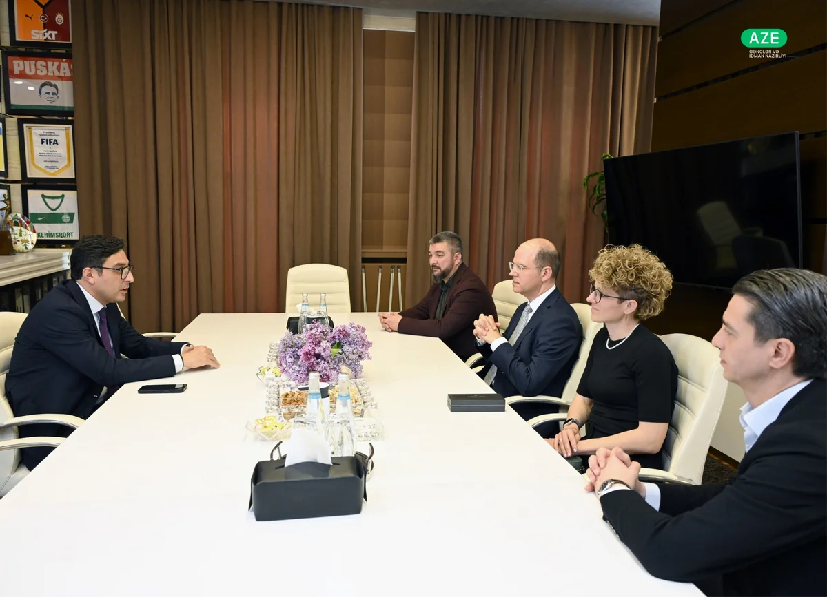 Fərid Qayıbov FIBA-nın baş katibi ilə əməkdaşlıq imkanlarını müzakirə edib