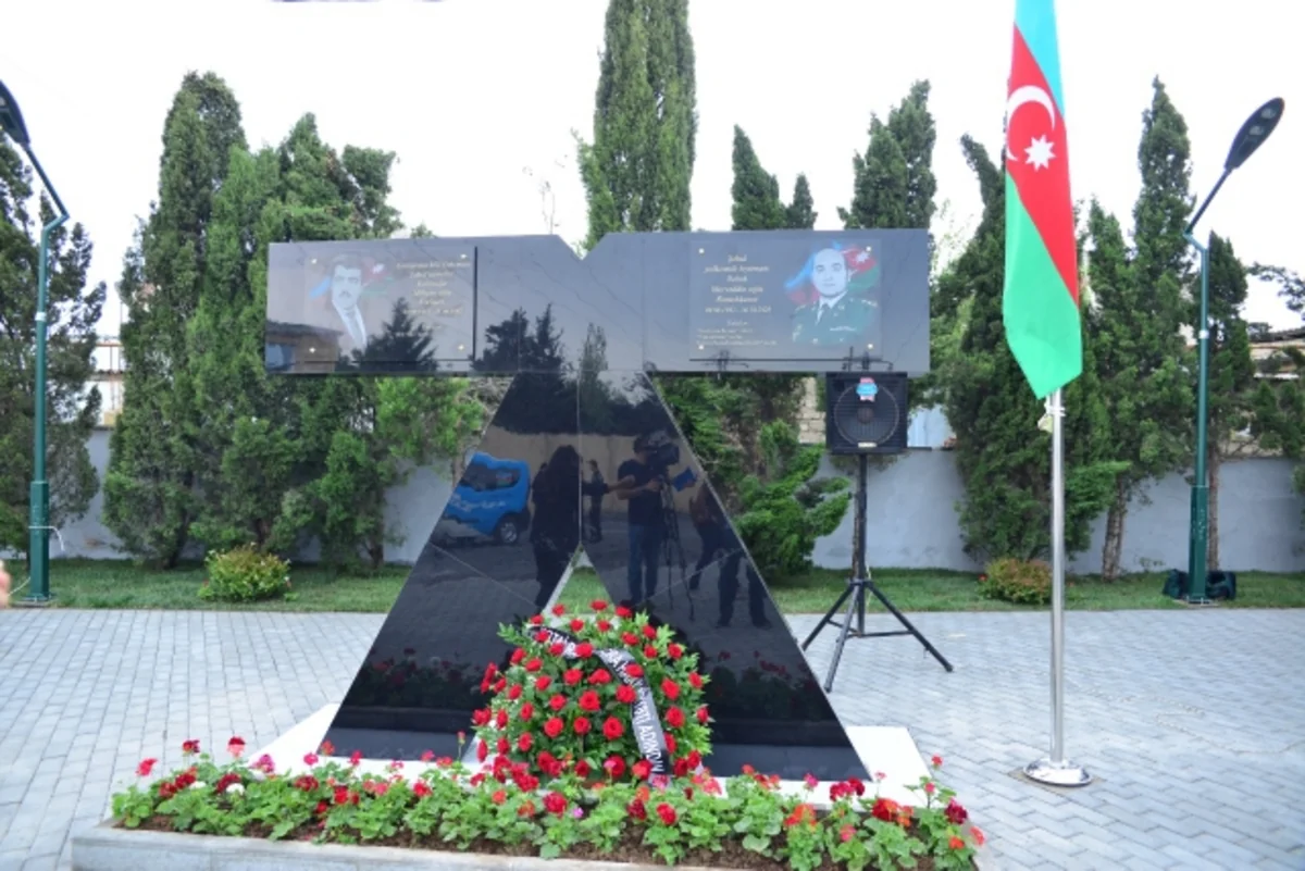 Xətaidə şəhidlərin xatirə löhvələrinin açılış mərasimi keçirilib