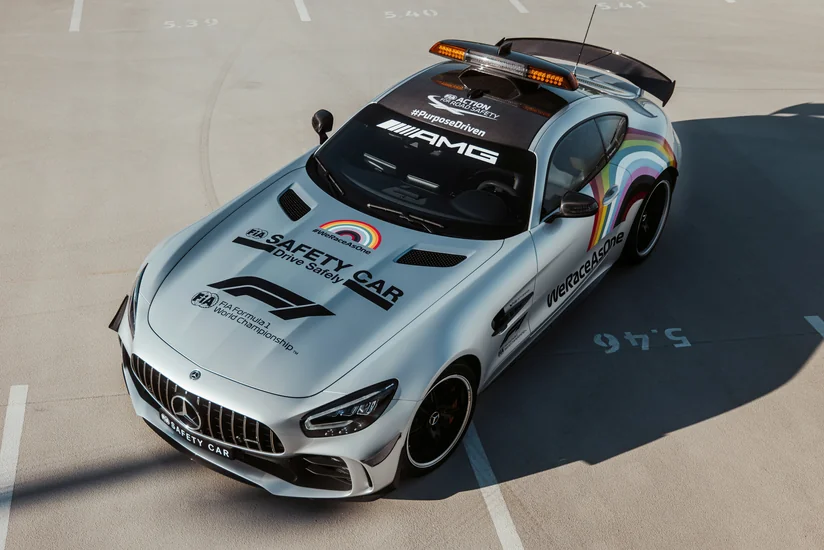 Formula 1 təhlükəsizlik avtomobilini təqdim etdi