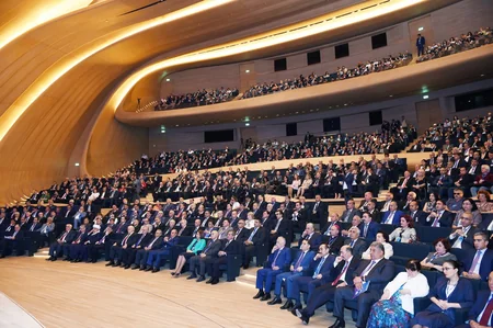 Prezident İlham Əliyev: “Xaricdə yaşayan azərbaycanlıların taleyi ilə həmişə maraqlanırıq” - YENİLƏNİB