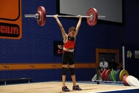 Avropa birinciliyinin ilk günündə üç atletimiz qüvvəsini sınayıb