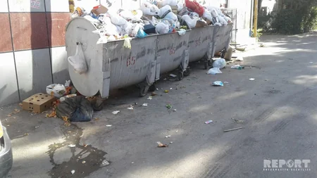 Nəsimi rayonunda sakinləri narahat edən zibil yeşikləri əvvəlki yerinə qaytarılıb
