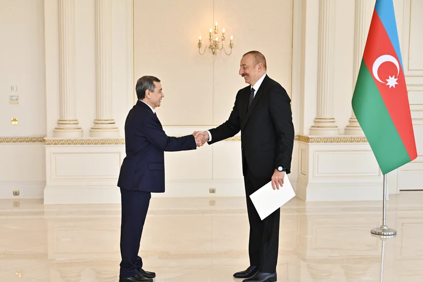 Incoming Turkmen ambassador speaks Azerbaijani at meeting with Ilham Aliyev