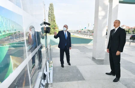 Prezident Mərdəkan-Zuğulba yolunda yerüstü piyada keçidinin açılışını edib