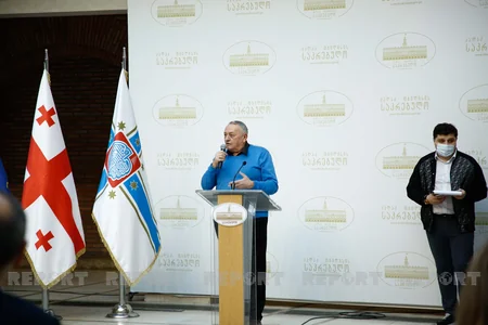 Tbilisi Şəhər Şurasında Azərbaycan dilində şeirlər səsləndirilib