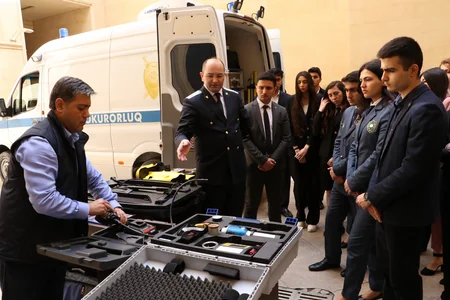 Baş Prokurorluqda “Açıq qapı günü” keçirilib