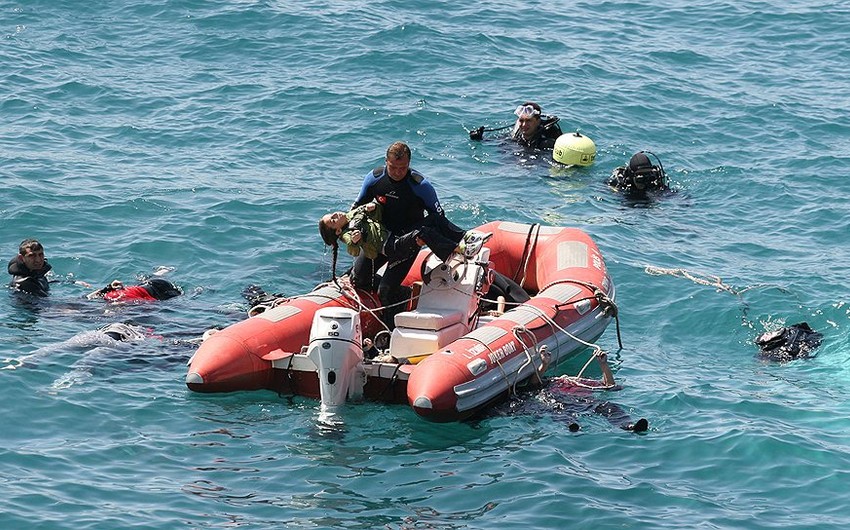 Britain detains a record number of migrants crossing channel