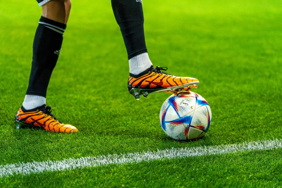 Azərbaycanda yüksək səviyyəli futbolçu niyə yetişmir? - SORĞU