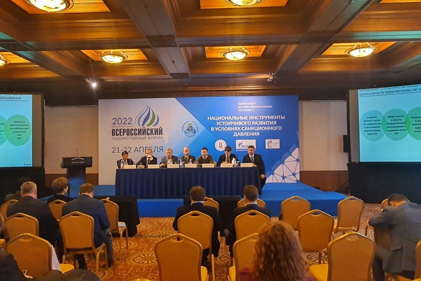 SOCAR и Газпром могут создать сеть КПГ для коммерческих грузоперевозок