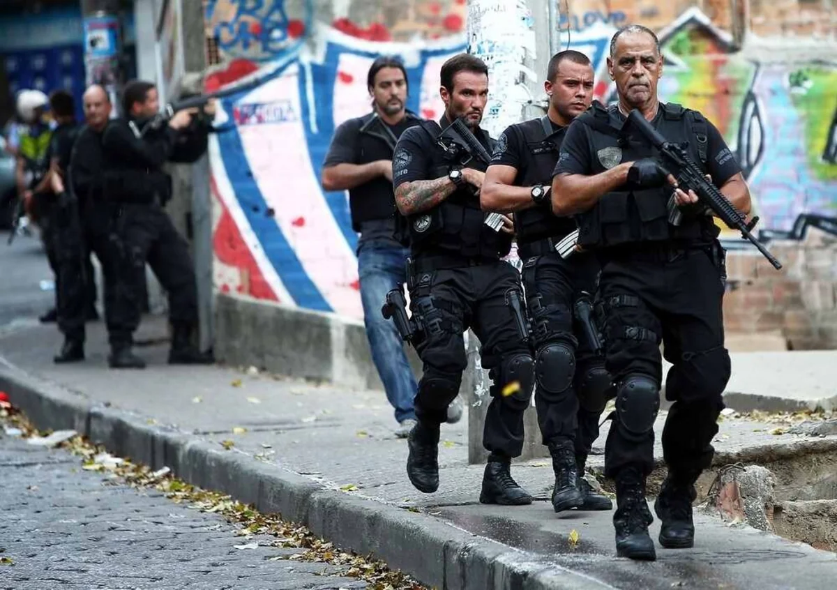 Braziliya cinayətkarlıqla mübarizə üçün hava limanlarında minlərlə hərbçi yerləşdirir
