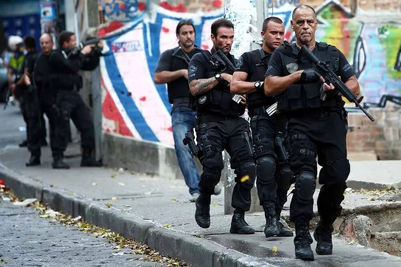Braziliya cinayətkarlıqla mübarizə üçün hava limanlarında minlərlə hərbçi yerləşdirir