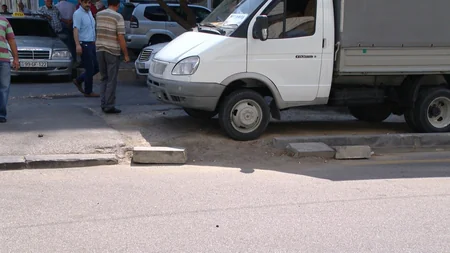 Bakının küçələrinin birində səki yararsız hala salınıb - FOTO