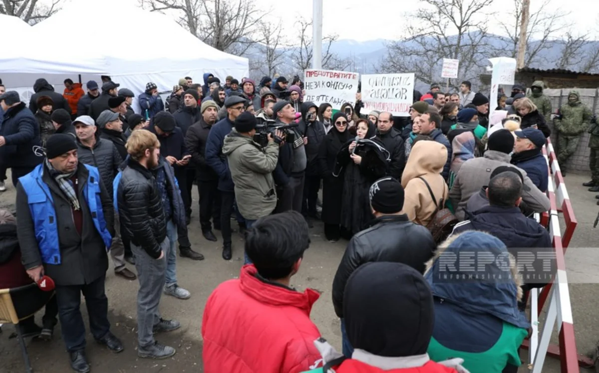 На дороге Шуша-Ханкенди растет число участников акции
