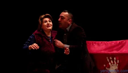 Gəncə teatrında Dəli yığıncağının premyerası olacaq