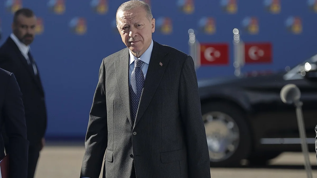 Turkish and Qatari leaders confer on bilateral and regional matters