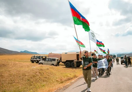 “Hərbiyyə - 2019” layihəsi çərçivəsində yüzdən çox gənc Gədəbəydəki hərbi hissədə olub
