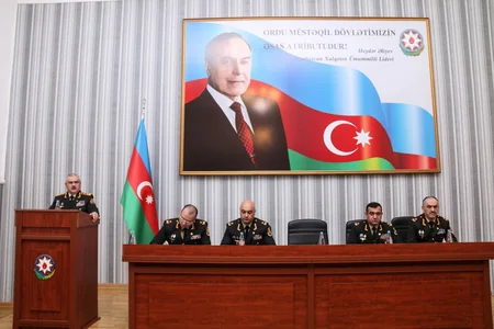 Səfərbərlik və Hərbi Xidmətə Çağırış üzrə Dövlət Xidmətinin 3 şöbə və 2 idarə rəisi işdən çıxarılıb