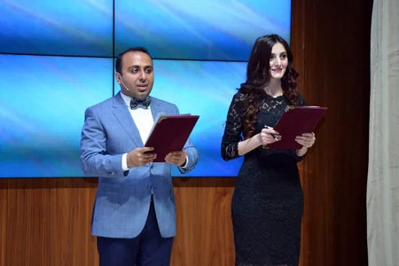 Şəmkirdə Maqnus Karlsenə daha bir mükafat verilib