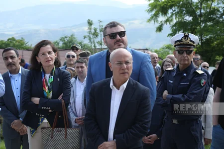 Xarici diplomatlar Şuşada Üzeyir Hacıbəyovun ev-muzeyində olublar