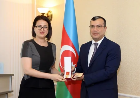 Sahil Babayev nazirlik əməkdaşlarına vəsiqələr və medallar təqdim edib