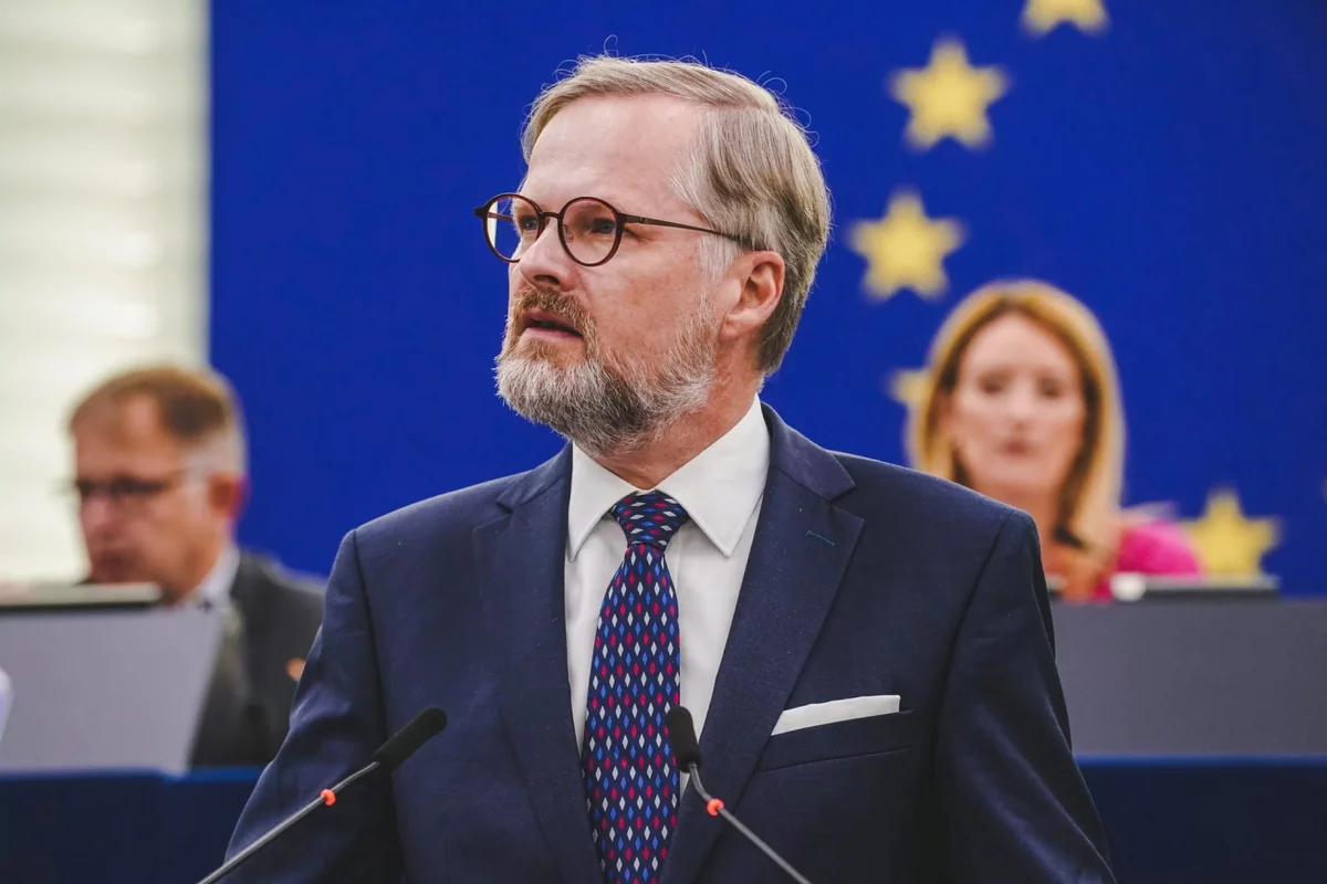 Премьер Чехии: К концу года будет поставлено 500 тыс. снарядов