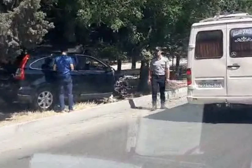 В Баку автомойщик погиб, совершив ДТП на автомобиле клиента - ФОТО
