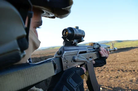 Azerbaijani Defense Minister watches exercises in commando units, gives additional instructions 