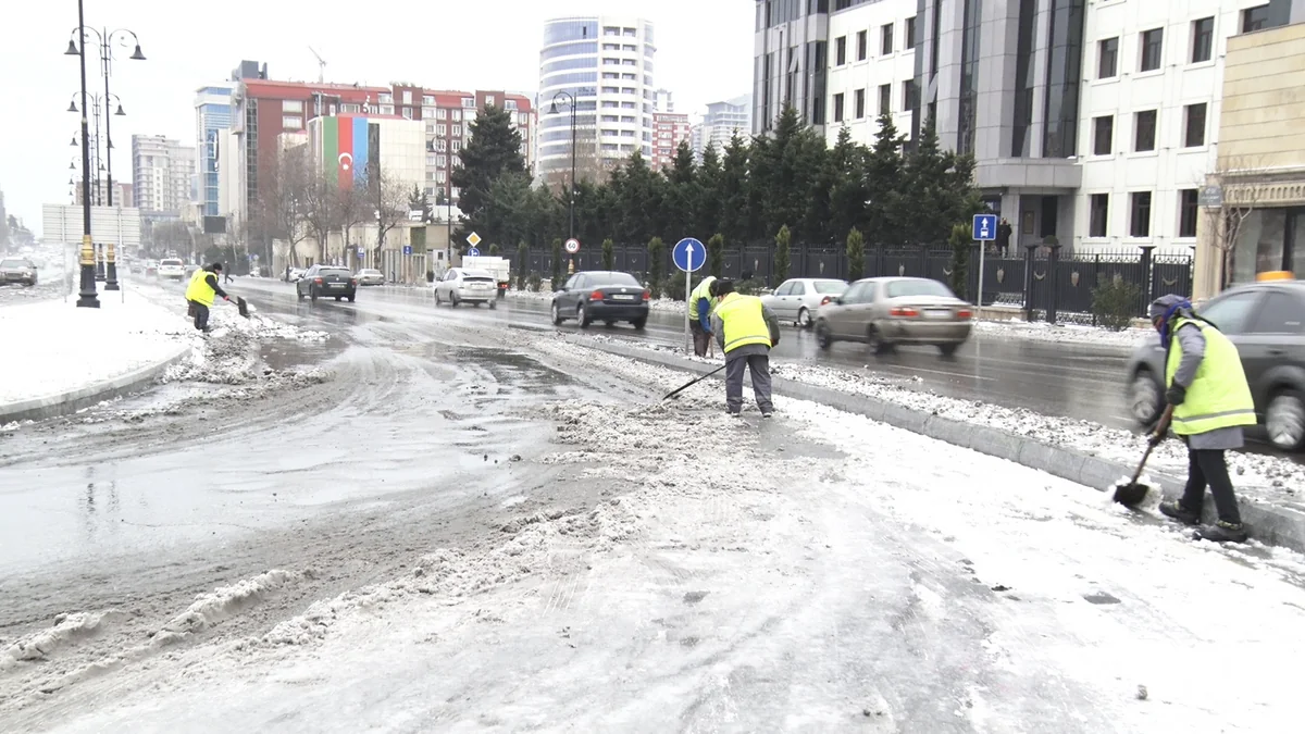 Bakıda bir günlük qarın yaratdığı problemlər